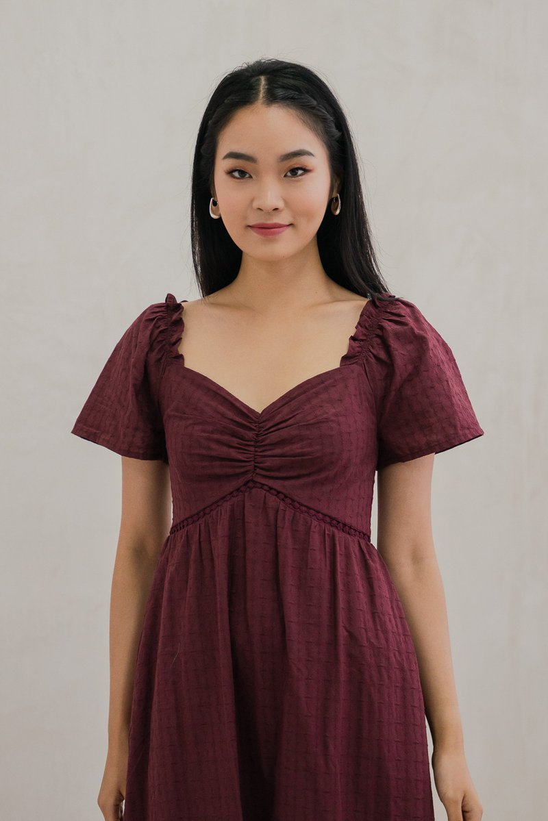 Surrey Embroidery Sweetheart Midi Dress In Wine