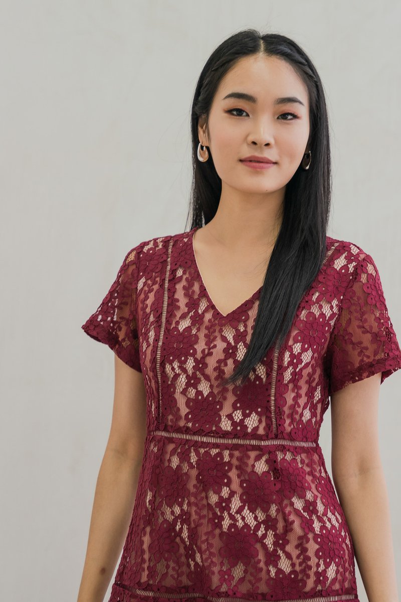 Lynette Contrast Lace Tiered Dress In Wine