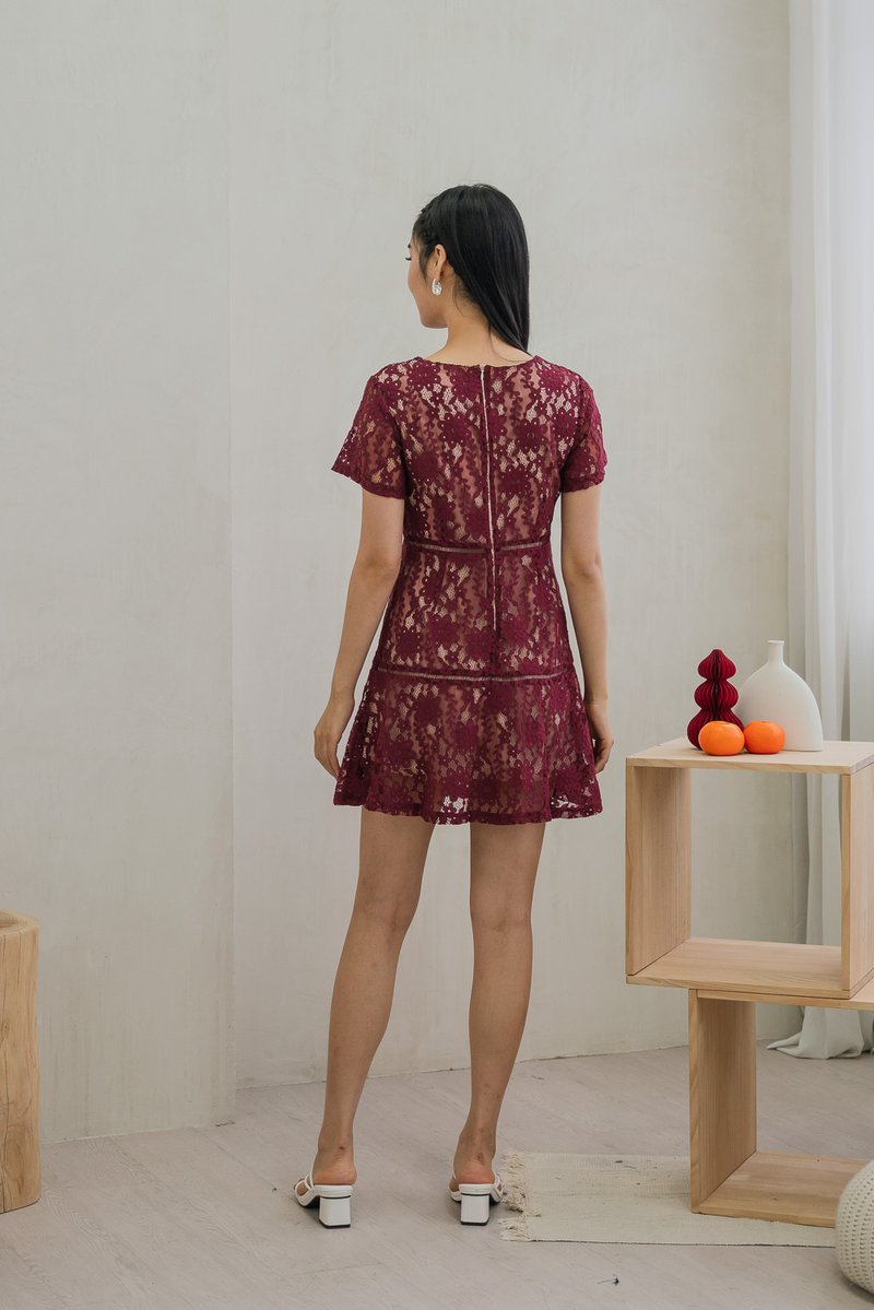 Lynette Contrast Lace Tiered Dress In Wine