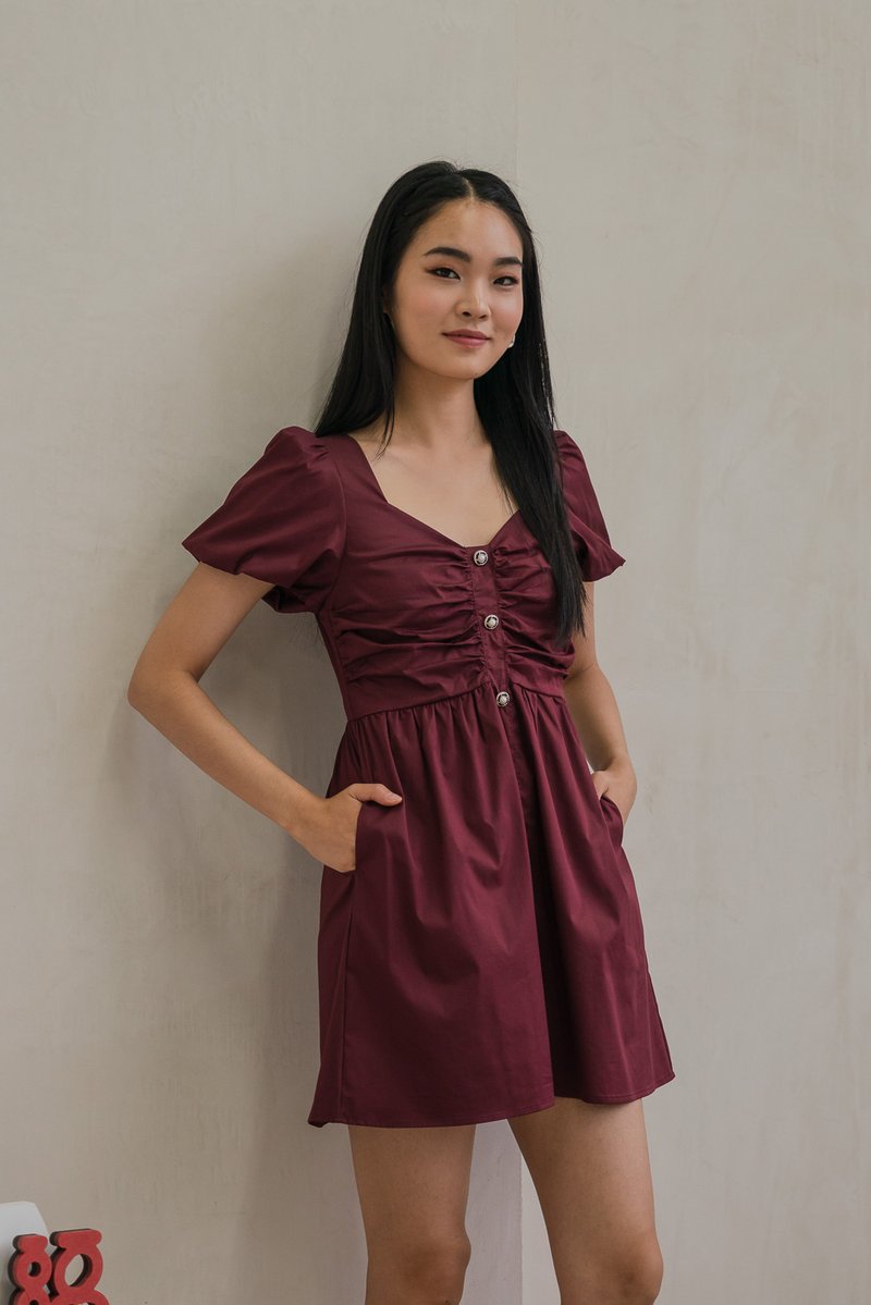 Rianna Ruched Button Puff Sleeve Dress In Wine