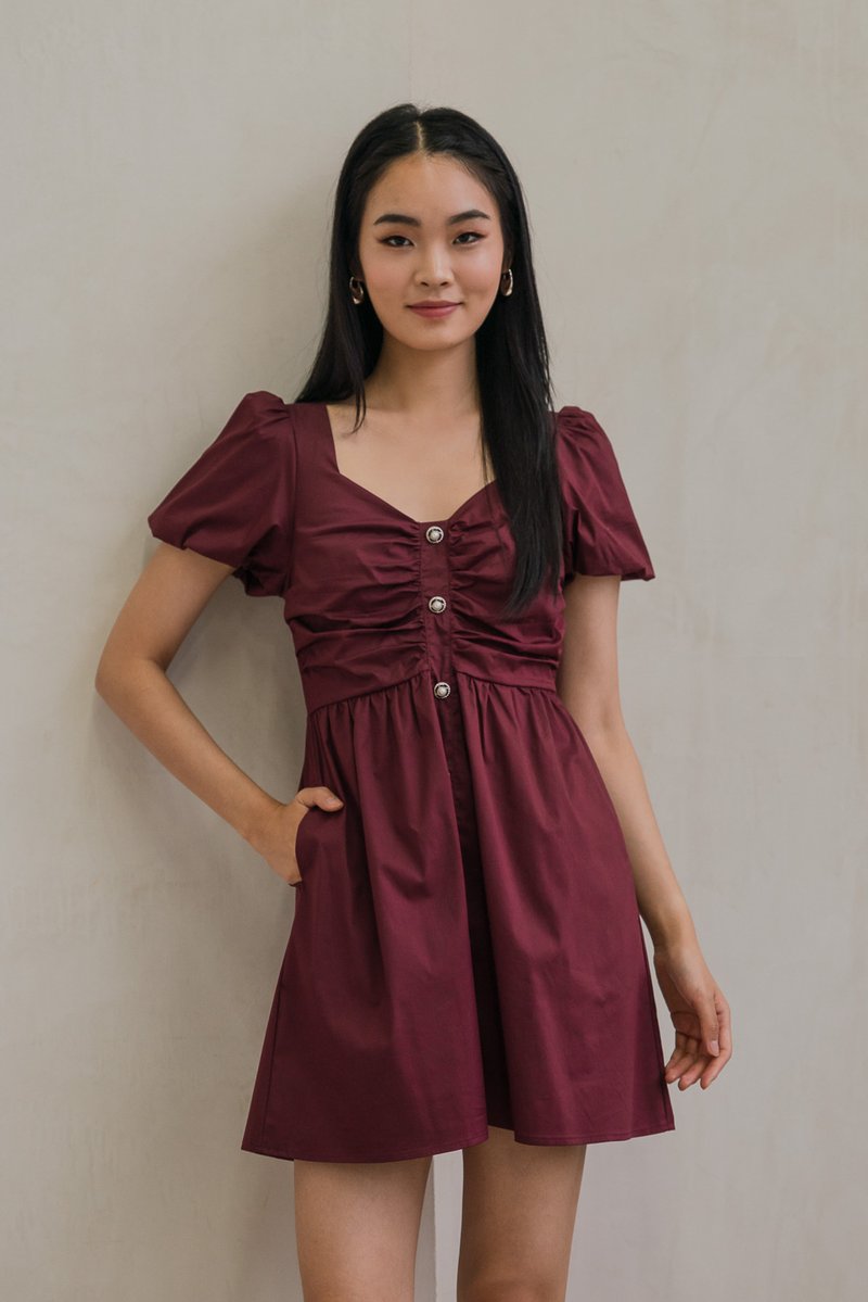 Rianna Ruched Button Puff Sleeve Dress In Wine