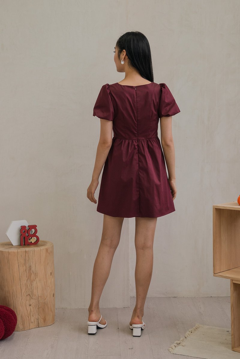 Rianna Ruched Button Puff Sleeve Dress In Wine