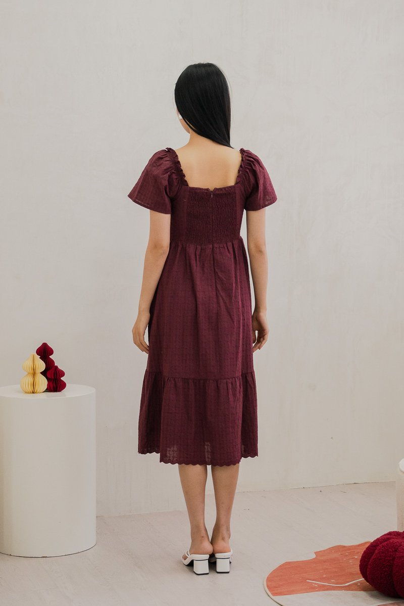 Surrey Embroidery Sweetheart Midi Dress In Wine