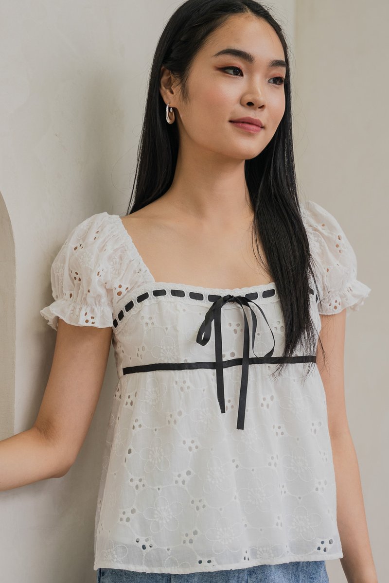 Finnley Floral Eyelet Ribbonette Top In White