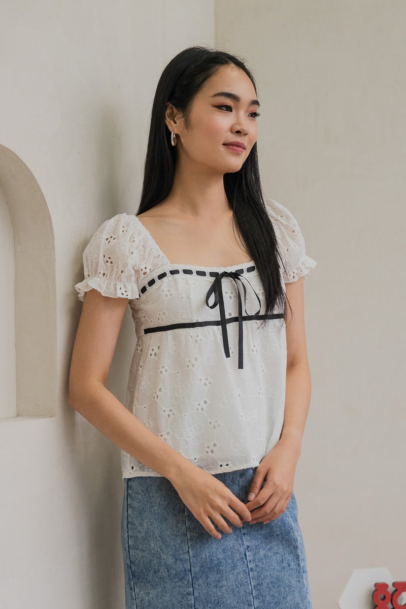 Finnley Floral Eyelet Ribbonette Top In White