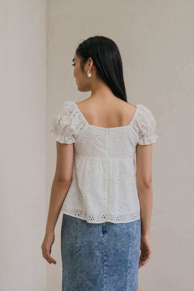Finnley Floral Eyelet Ribbonette Top In White