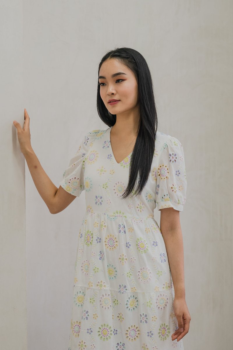 Lumina Pastel Eyelet Maxi Dress In White (XS)