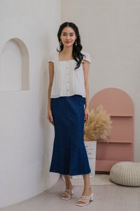 Celestine Pintuck Crochet Sleeve Top In White (XL)