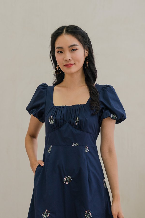 Emmy Embroidery Puff Sleeve Midi Dress In Navy (XS)