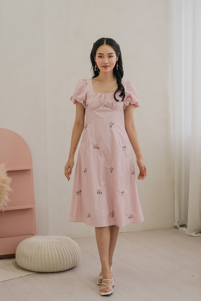 Emmy Embroidery Puff Sleeve Midi Dress In Pink