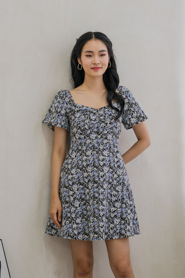 Echo Embroidery Floral Sweetheart Dress In Black