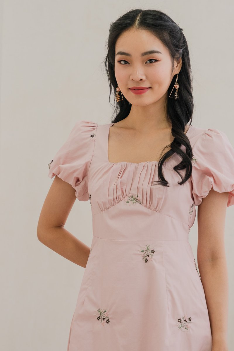 Emmy Embroidery Puff Sleeve Midi Dress In Pink