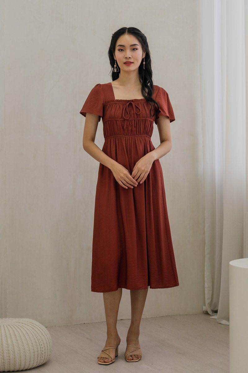 Mari Ruched Ribbon Midi Dress In Rust (XS)