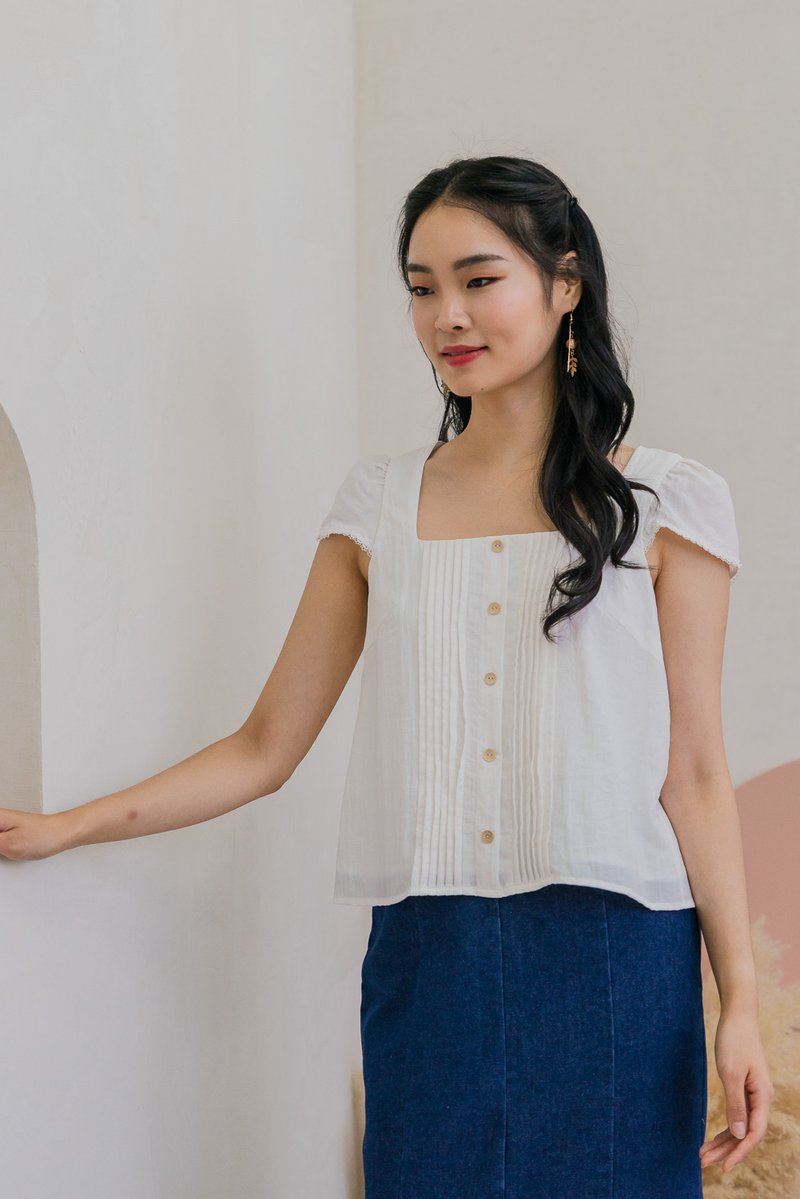Celestine Pintuck Crochet Sleeve Top In White (XL)