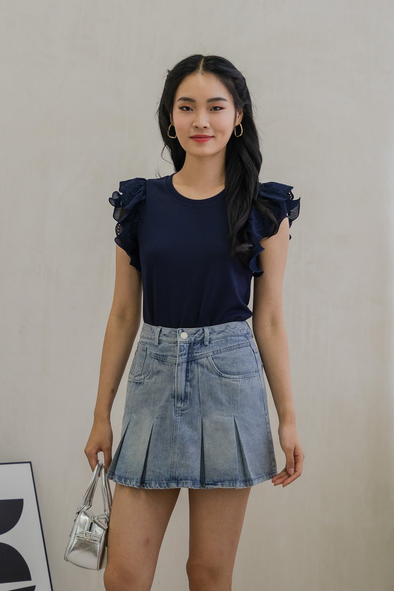 Charm Flutter Eyelet Sleeve Top In Navy (XS)