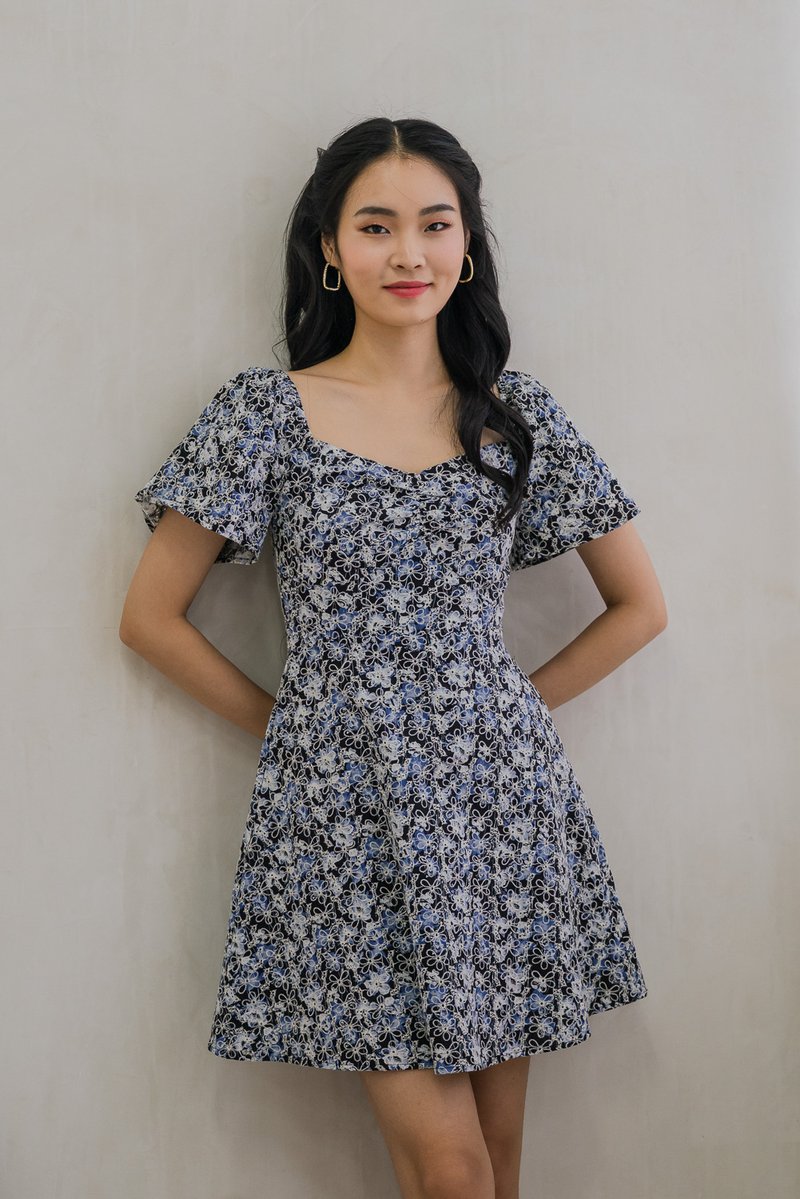 Echo Embroidery Floral Sweetheart Dress In Black
