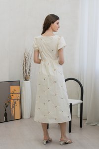 Tarte Cherry Embroidery Midi Dress In Cream (XS)