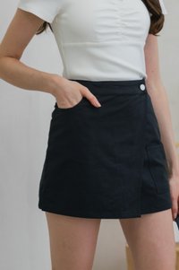 Cece Cargo Denim Overlap Skort In Black