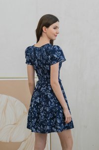 Vela Smocked Floral V-Neck Dress In Navy (XS)