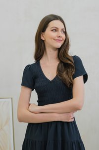 Stormi Smocked Tier Midi Dress In Navy (XS)