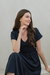 Stormi Smocked Tier Midi Dress In Navy (XS)