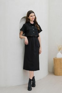 Casa Boxy Button Crop Top In Black