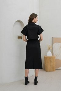 Casa Boxy Button Crop Top In Black