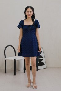 Everlynn Eyelet Ribbonette Dress In Navy (XS)