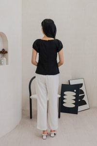 Plum Floral Buttons Puff Sleeve Top In Black (XS)