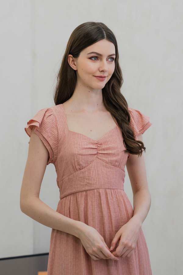 Tamryn Textured Flutter Sleeve Maxi Dress In Peach (XS)