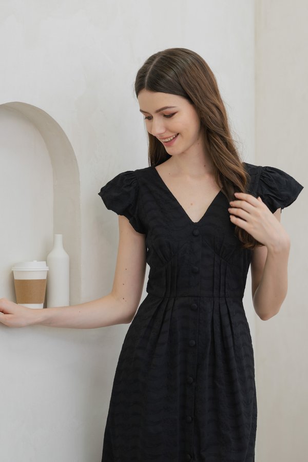 Estie Embroidery Capped Sleeve Midi Dress In Black