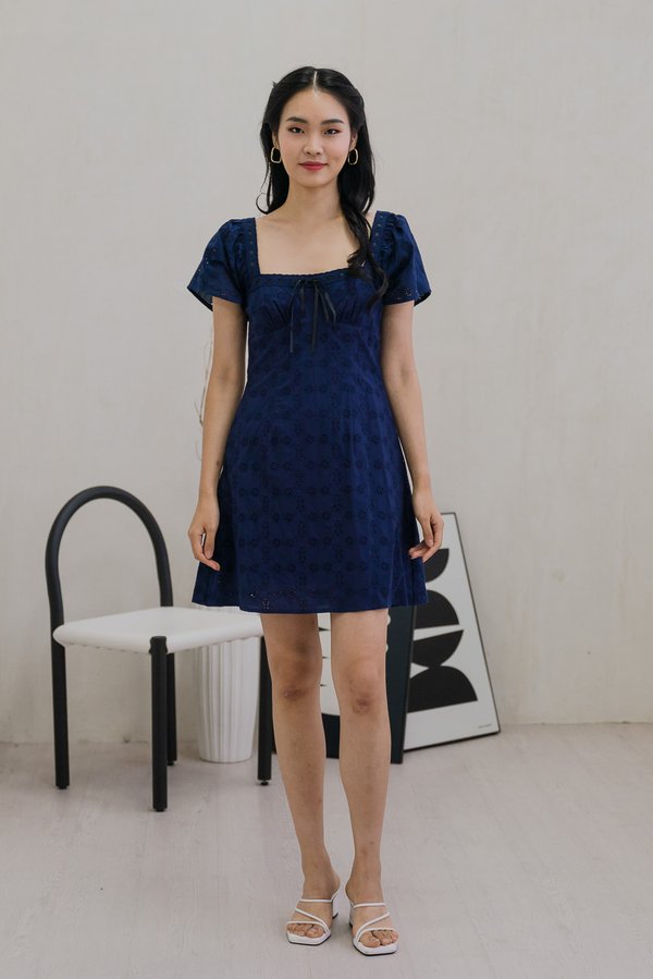 Everlynn Eyelet Ribbonette Dress In Navy (XS)