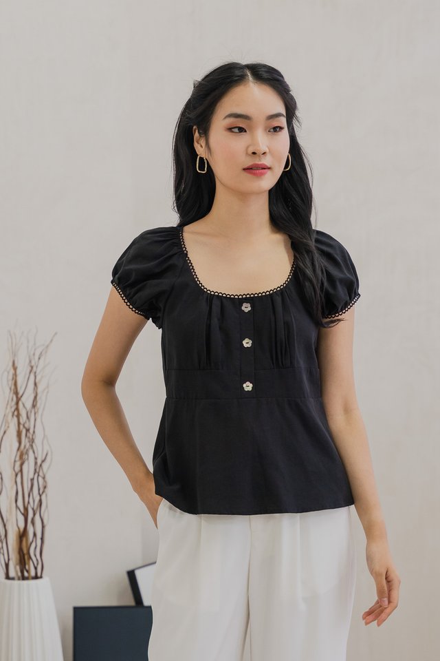 Plum Floral Buttons Puff Sleeve Top In Black