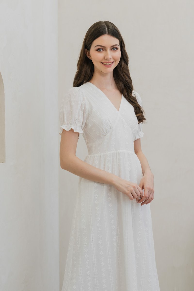 Everest Eyelet Embroidery Midi Dress In White