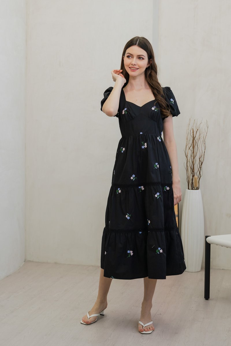 Flourish Embroidered Empire Maxi Dress In Black (XS)