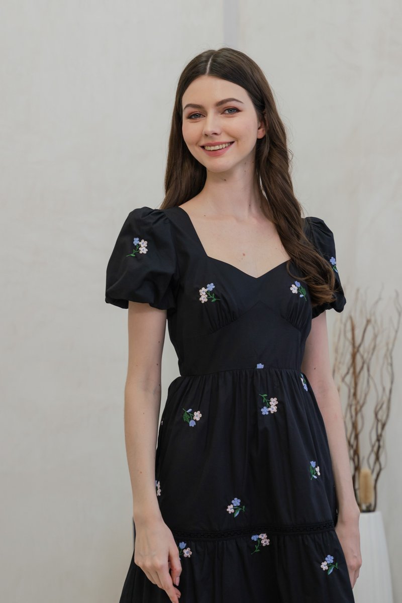 Flourish Embroidered Empire Maxi Dress In Black (XS)