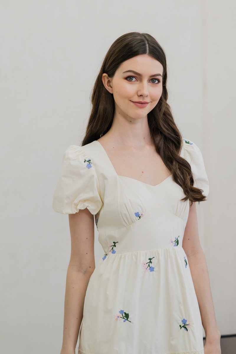 Flourish Embroidered Empire Midi Dress In Cream (XS)