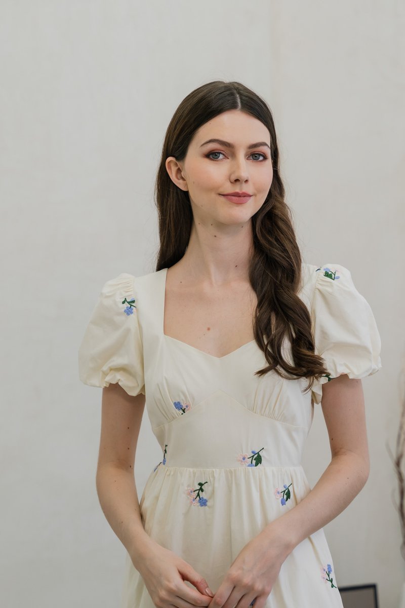Flourish Embroidered Empire Midi Dress In Cream (XS)
