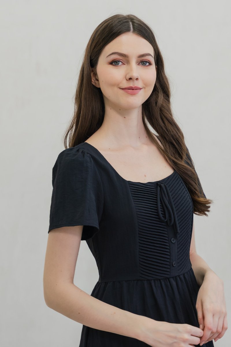 Pacifika Pintuck Ribbon Midi Dress In Black (XS)
