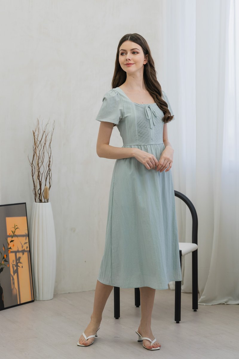 Pacifika Pintuck Ribbon Midi Dress In Sage (XS)