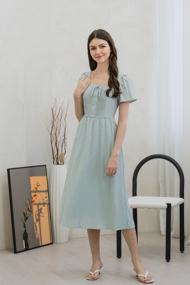 Pacifika Pintuck Ribbon Midi Dress In Sage (XS)