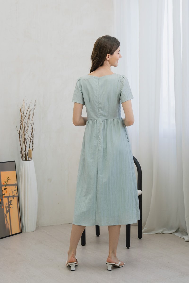 Pacifika Pintuck Ribbon Midi Dress In Sage (XS)