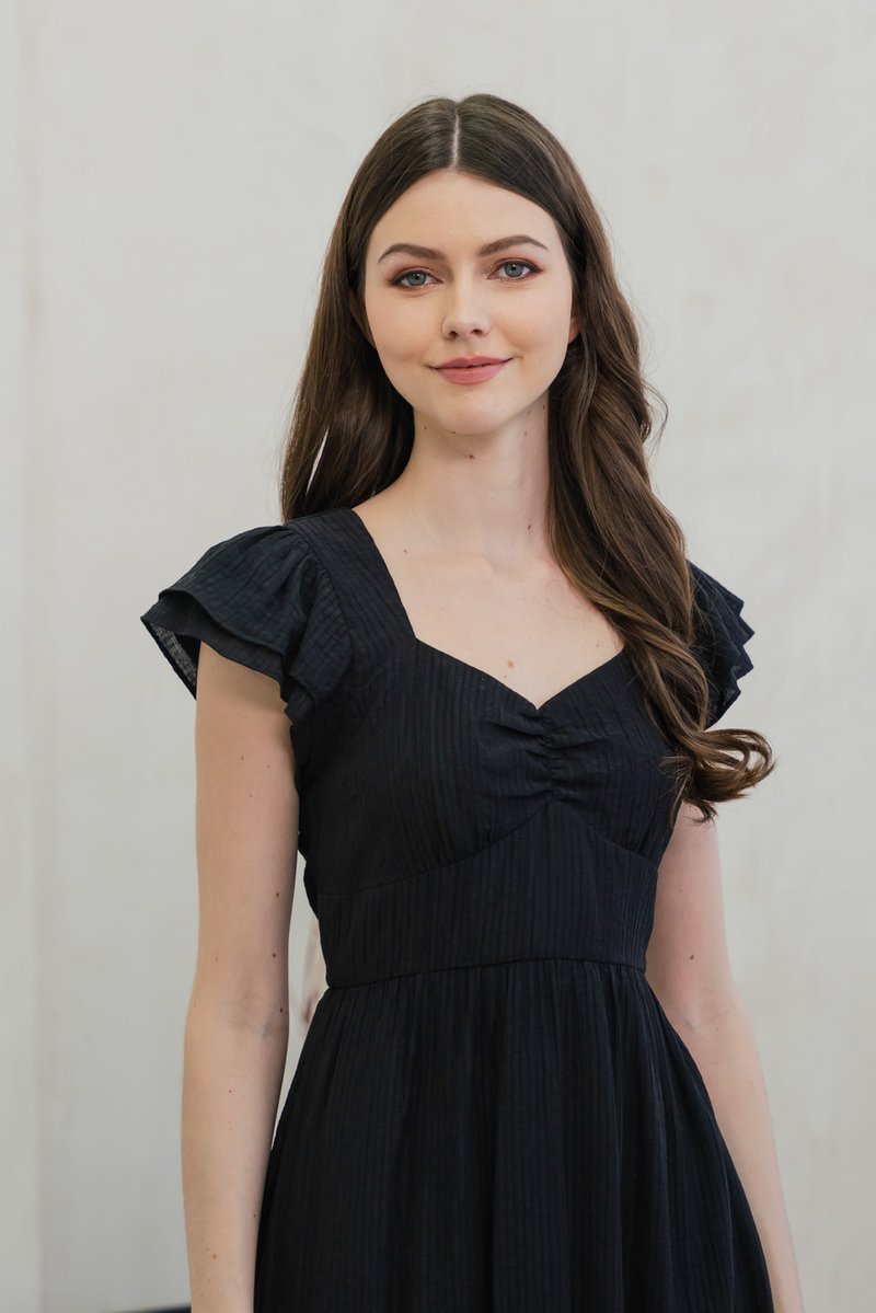 Tamryn Textured Flutter Sleeve Maxi Dress In Black (XS)
