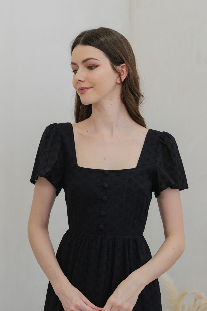 Evante Eyelet button Midi Dress In Black (XS)
