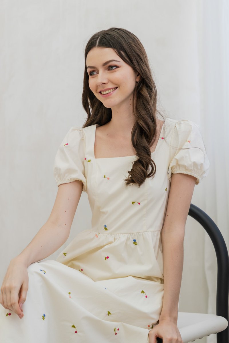 Tarte Cherry Embroidery Midi Dress In Cream (XS)