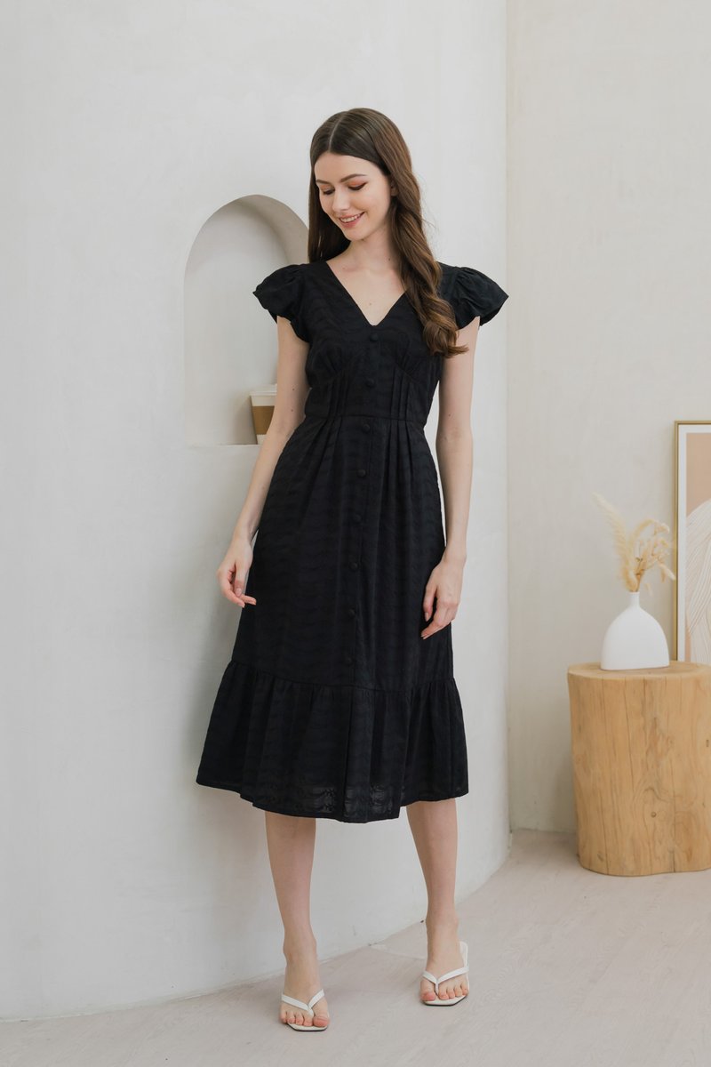 Estie Embroidery Capped Sleeve Midi Dress In Black (XS)