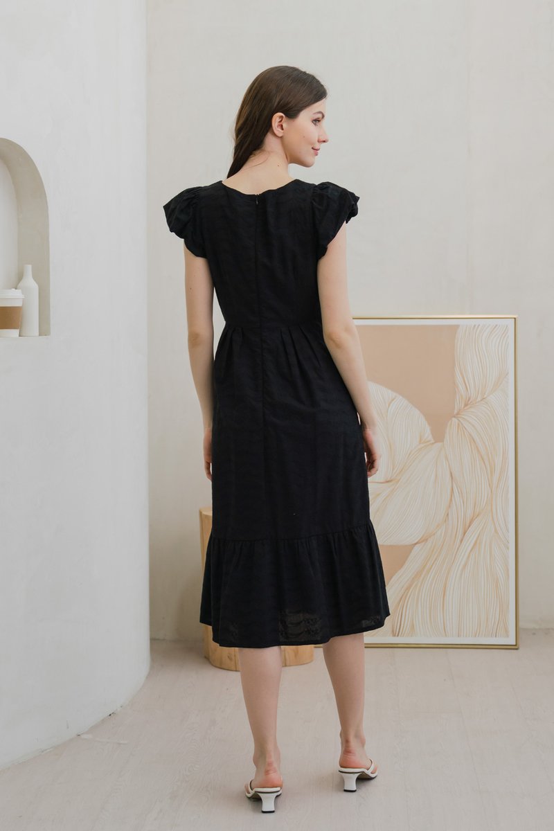 Estie Embroidery Capped Sleeve Midi Dress In Black (XS)