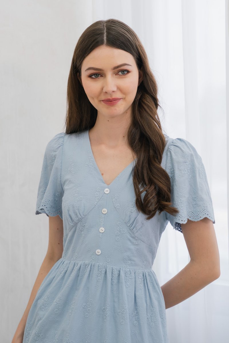 Histeria Eyelet Button Midi Dress In Blue (XS)