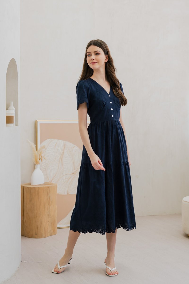 Histeria Eyelet Button Midi Dress In Navy (XS)