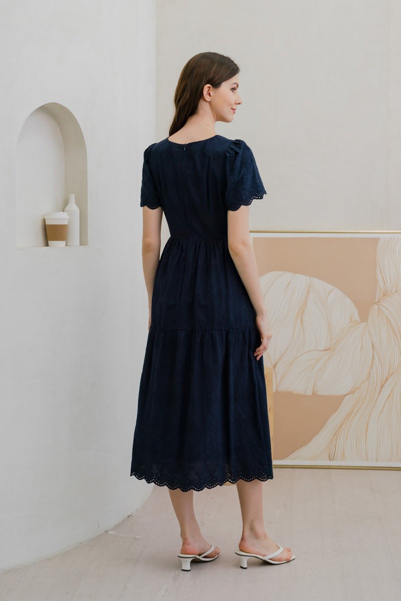 Histeria Eyelet Button Midi Dress In Navy (XS)